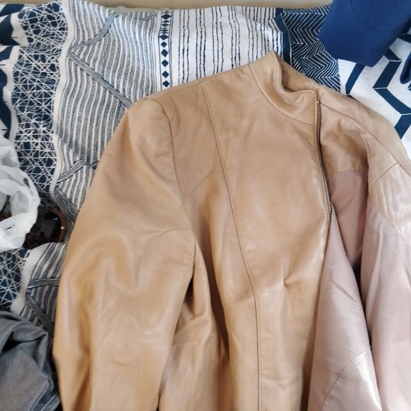 Camel-Coloured Danier Genuine Leather Jacket - Picture 7 of 7